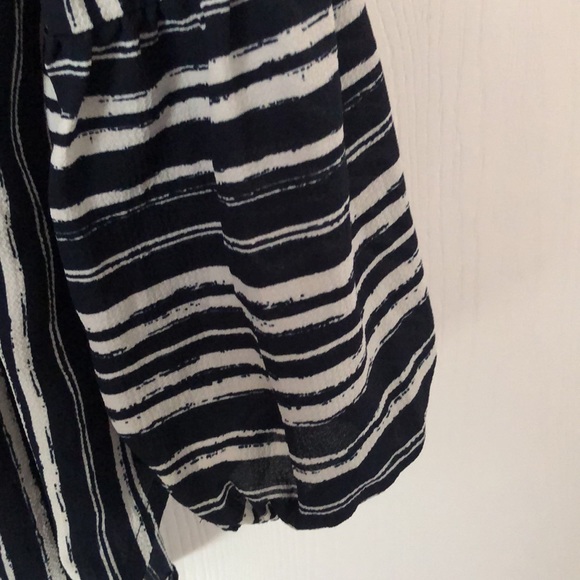 Woman’s fall notations V-neck blue and white striped blouse with hooked chain - Picture 13 of 14